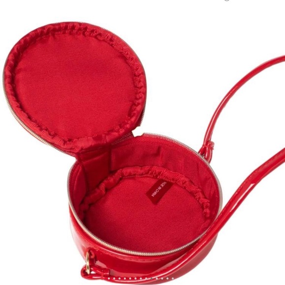 Marc Jacobs Red Crossbody Bag with Smooth Leather and Gold Zipper - Picture 7 of 10